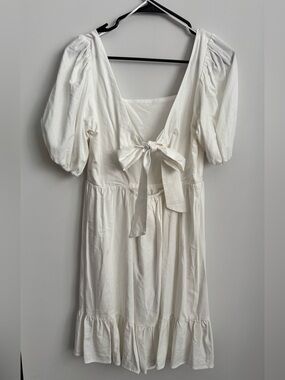 NWT Women's White Tie-Back Puff Sleeve Dress